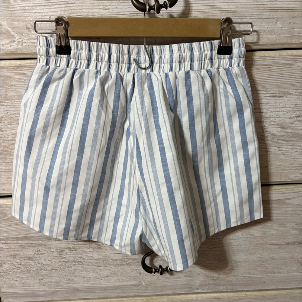 Shorts - Picture 5 of 8